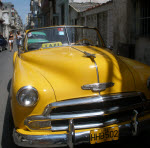 COCHE AMARILLO CUBA